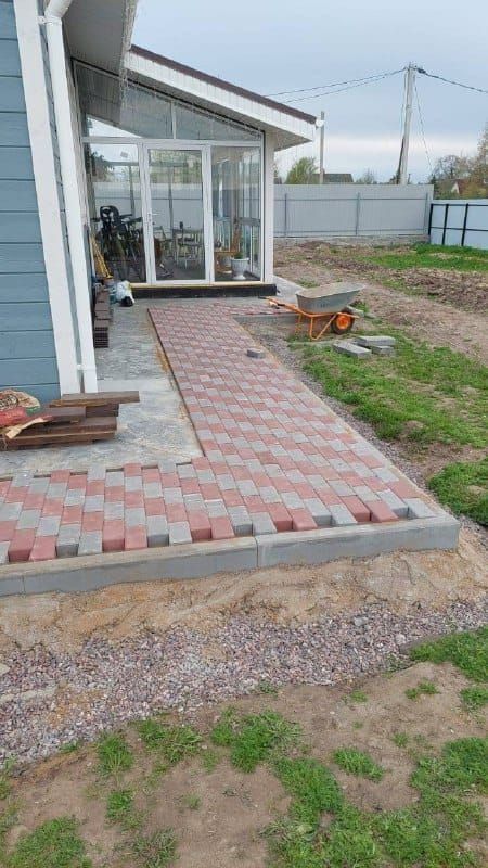 Укладка брусчатки под ключ — работа ЮСТРОЙ